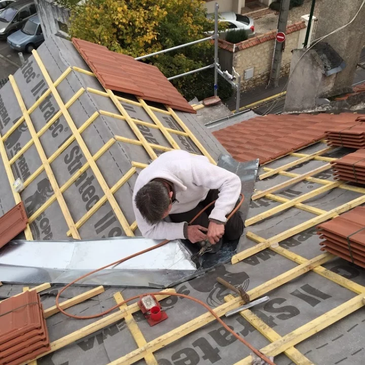 Toit en rénovation à Argenteuil